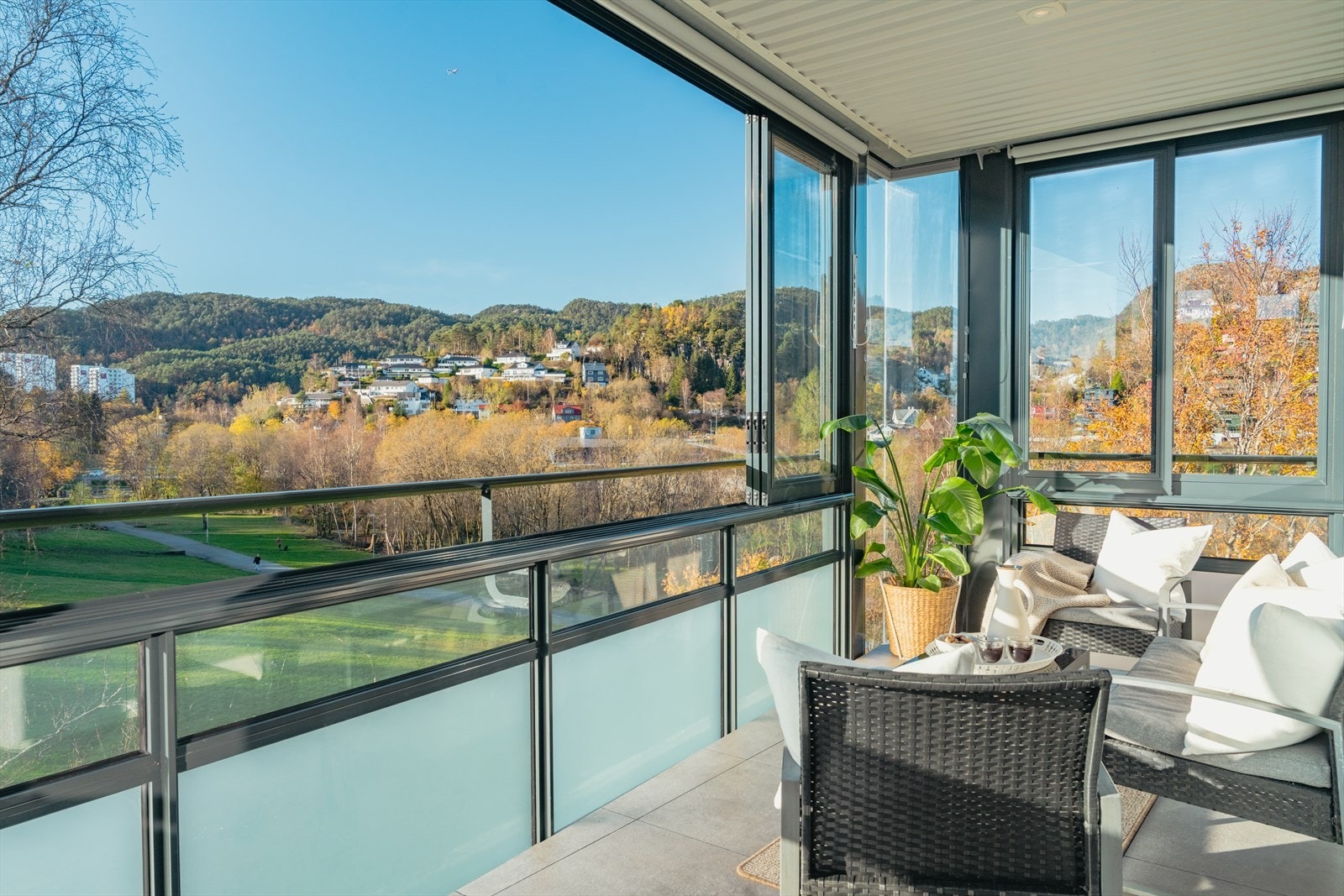 Her kan du nyte morgenkaffen eller sene sommerkvelder i rolige omgivelser. Galleribilde