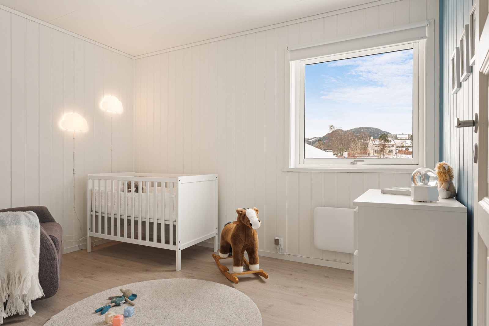 Det andre soverommet har godt med lysinnslipp og egner seg godt som barnerom. Galleribilde