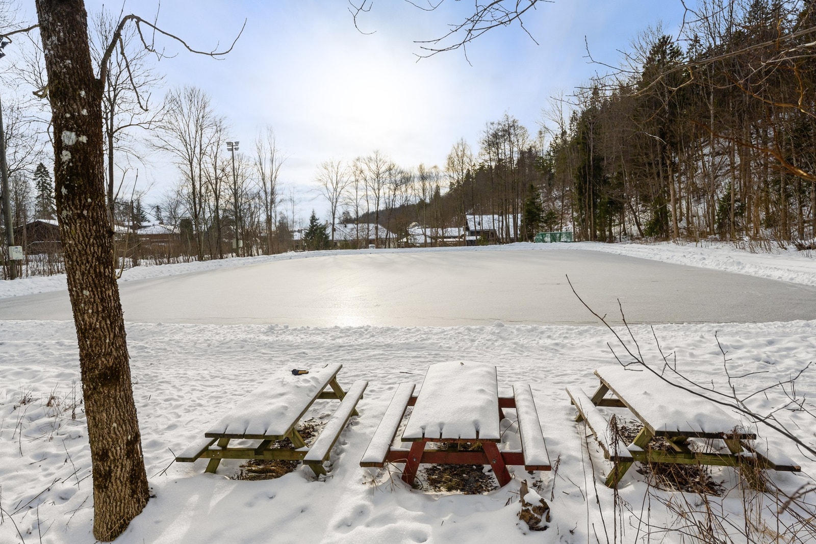 Store, grønne fellesarealer og Åsterudbanen like utenfor døren Galleribilde