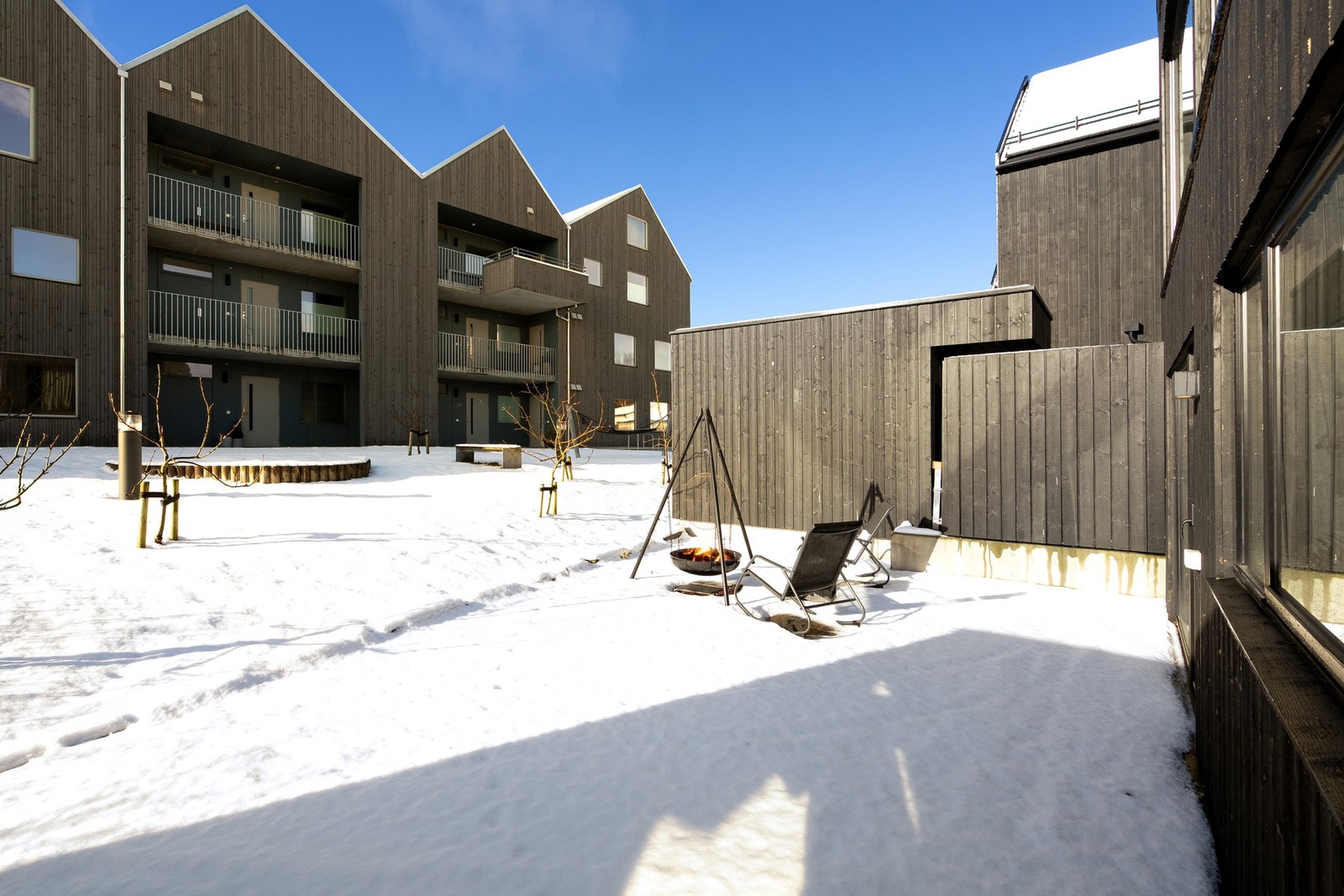 Solrik terrasse - perfekt for avslapning og sosiale sammenkomste Galleribilde