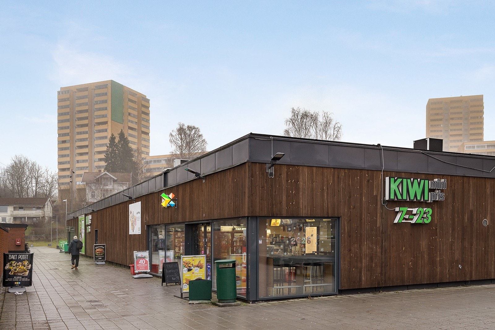 Praktisk beliggenhet med dagligvarebutikk rett ved boligen Galleribilde