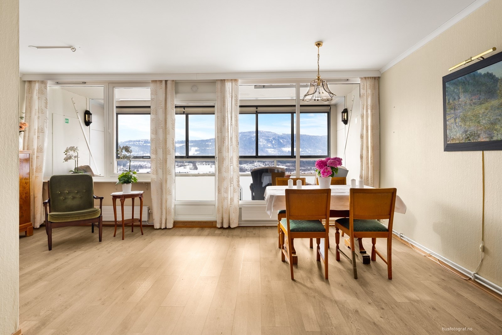 Stor og lys stue Galleribilde