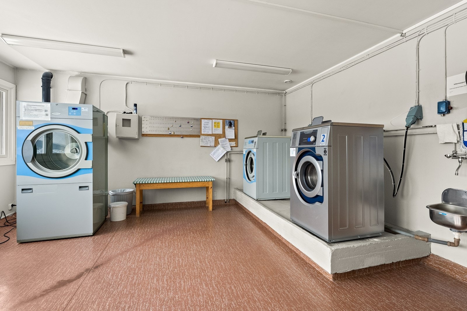 Stort fellesvaskeri Galleribilde