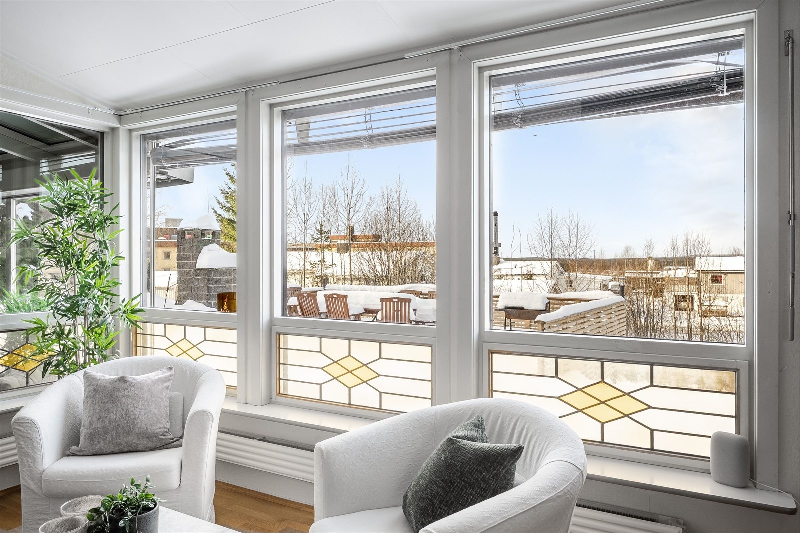 Her bor du med lite direkte innsyn og med knallbra utsikt! Galleribilde