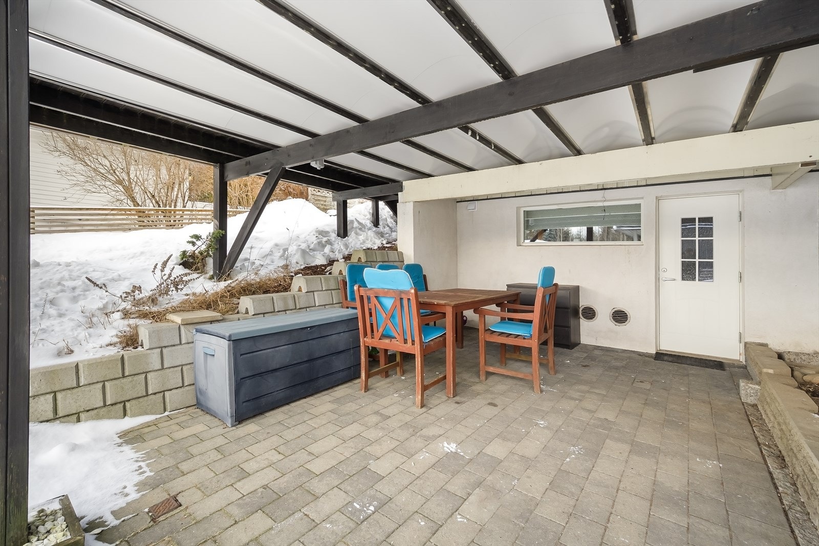 Underetasjen har egen inngang. Galleribilde