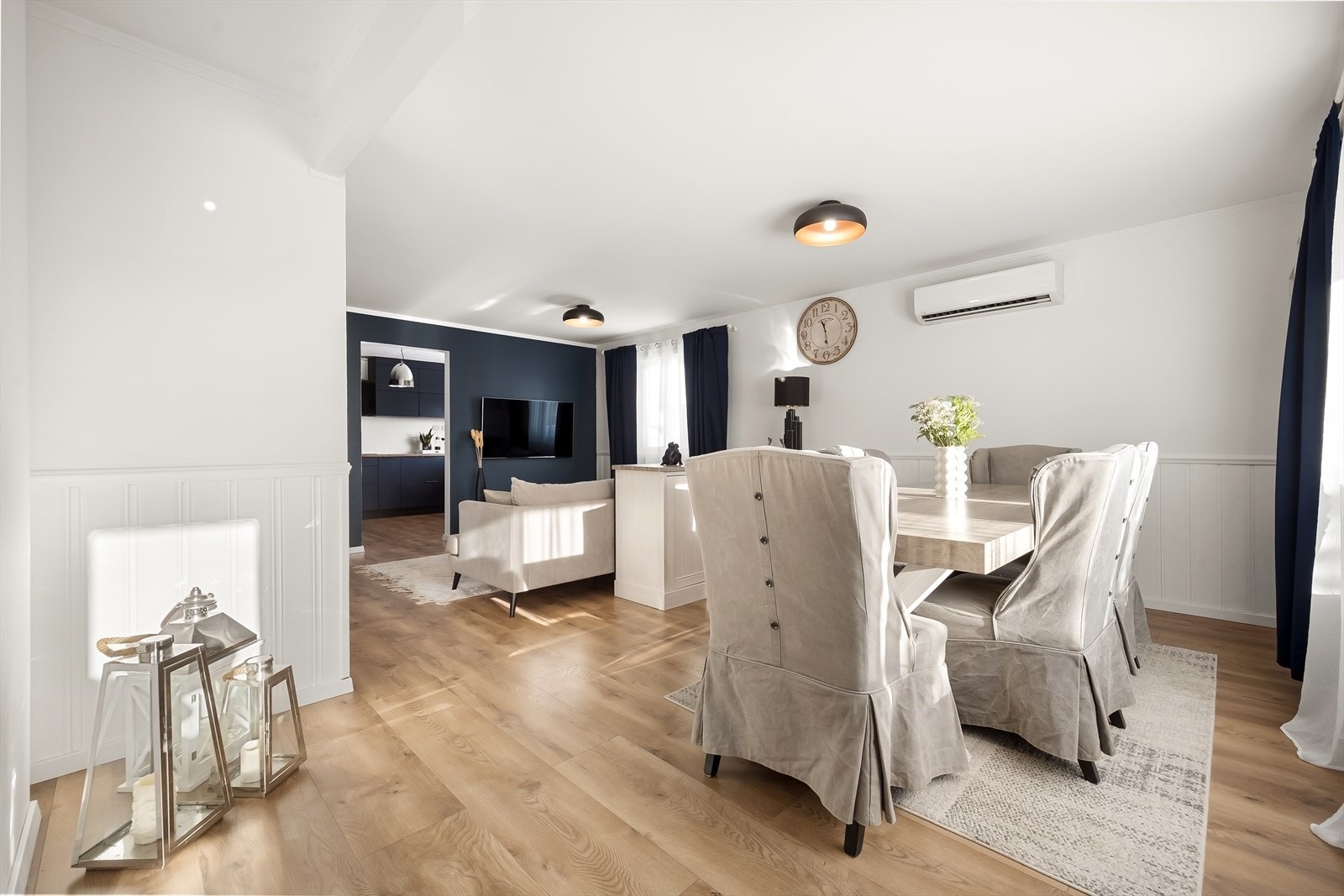 Stuen er oppvarmet med varmepumpe. Galleribilde