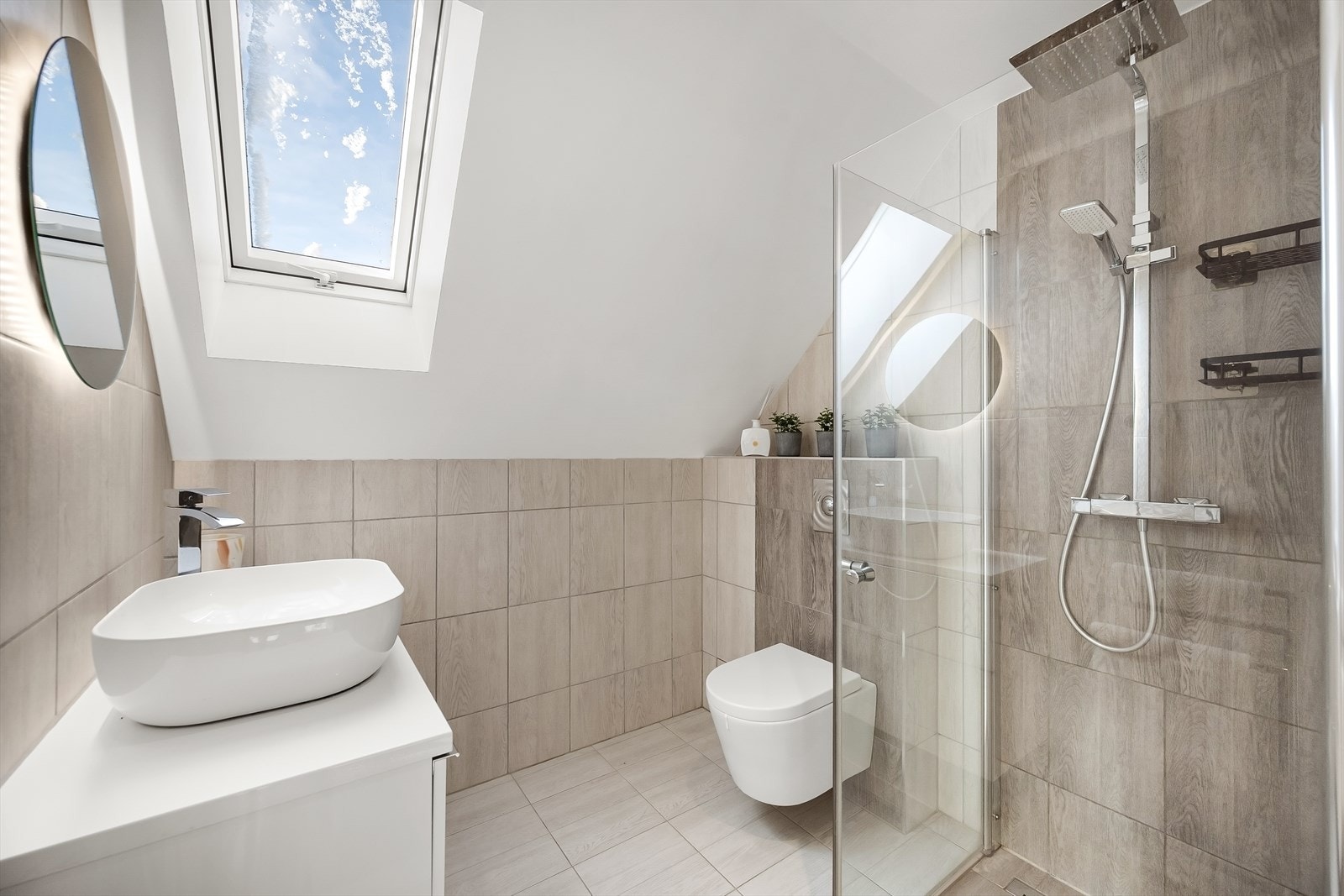 Pent og delikat bad med gulvvarme. Galleribilde