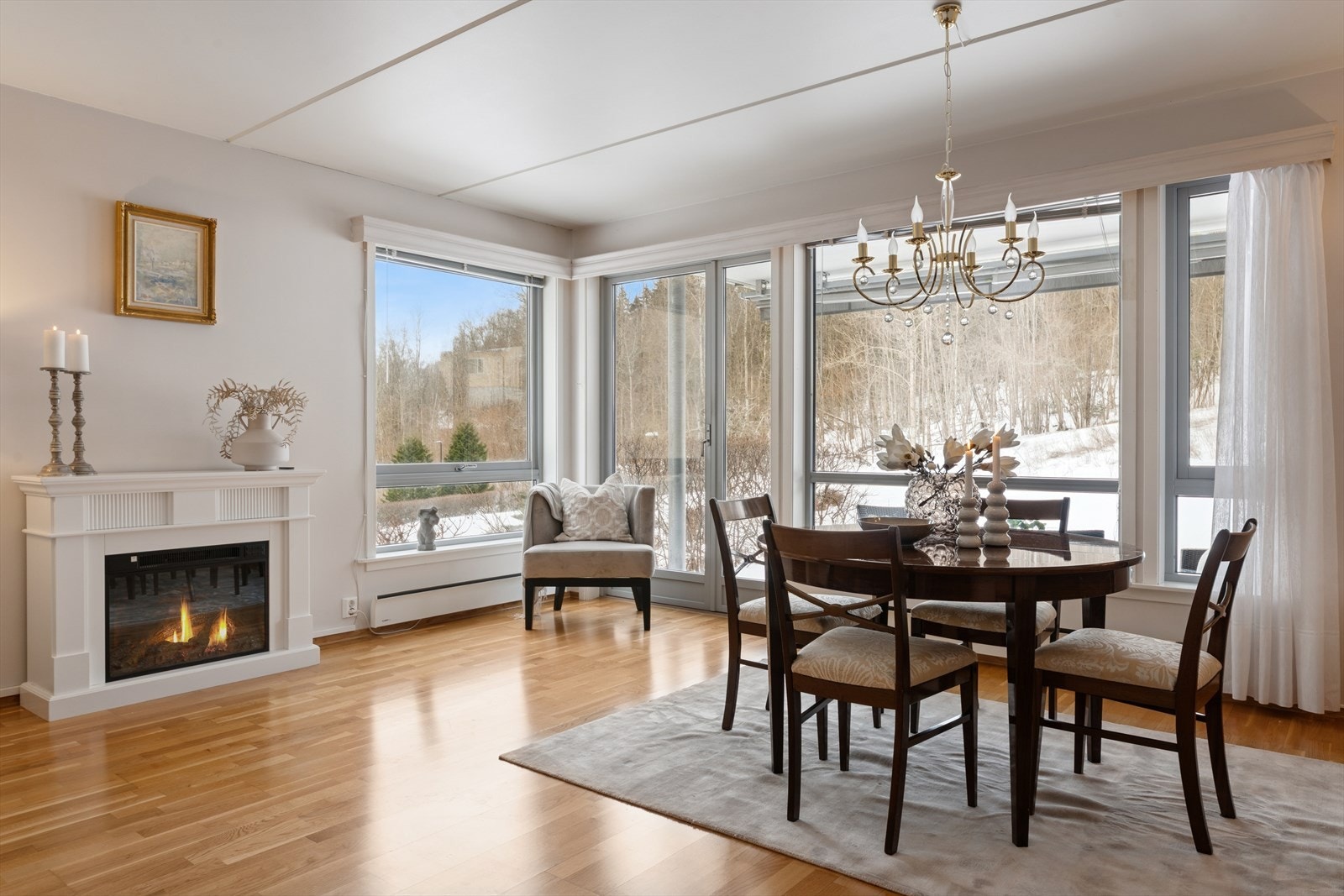 Fra stuen har du utgang til overbygget uteplass på 23 kvm. - vestvendt Galleribilde