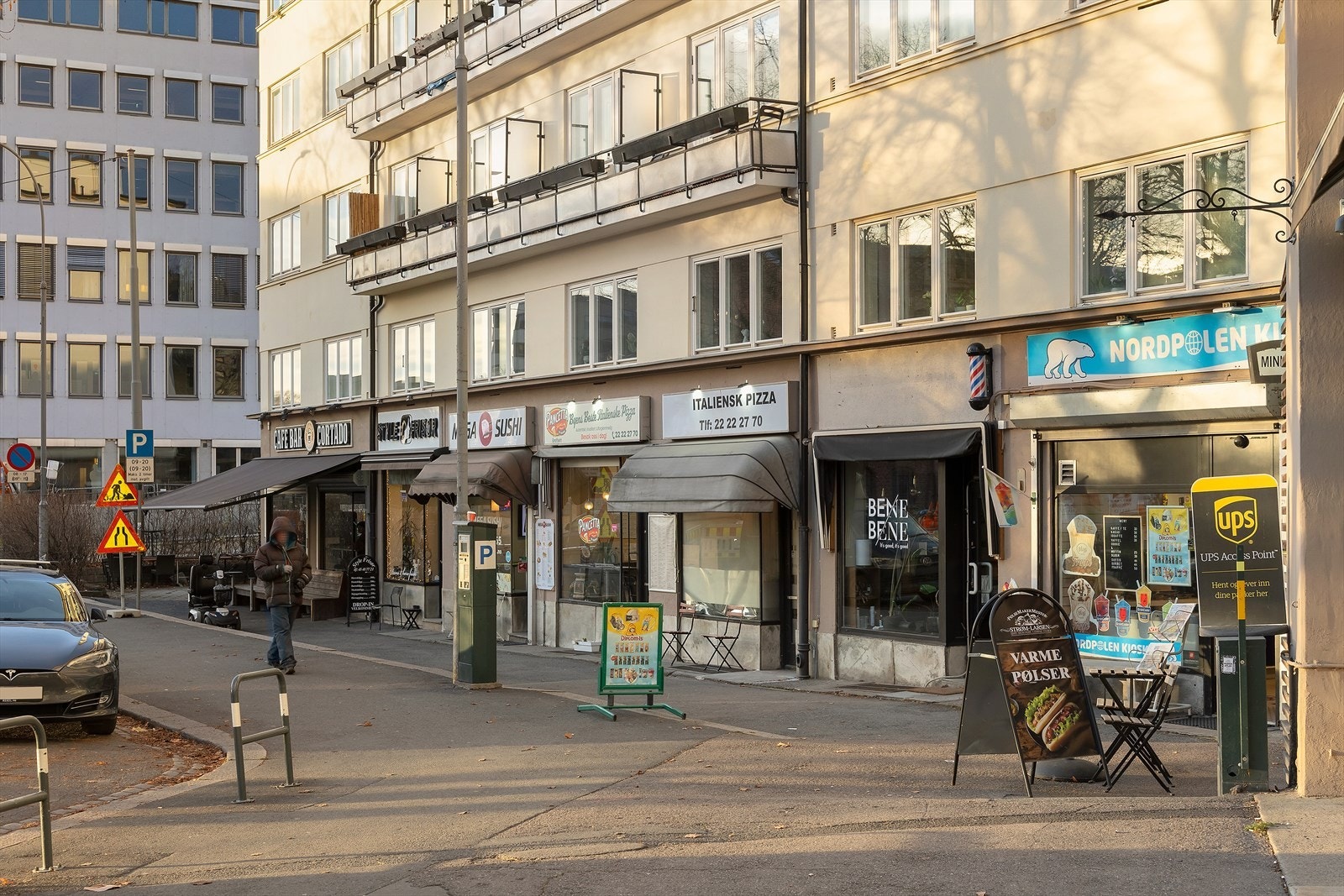 Kort vei til et variert utvalg spisesteder i nærområdet. Galleribilde