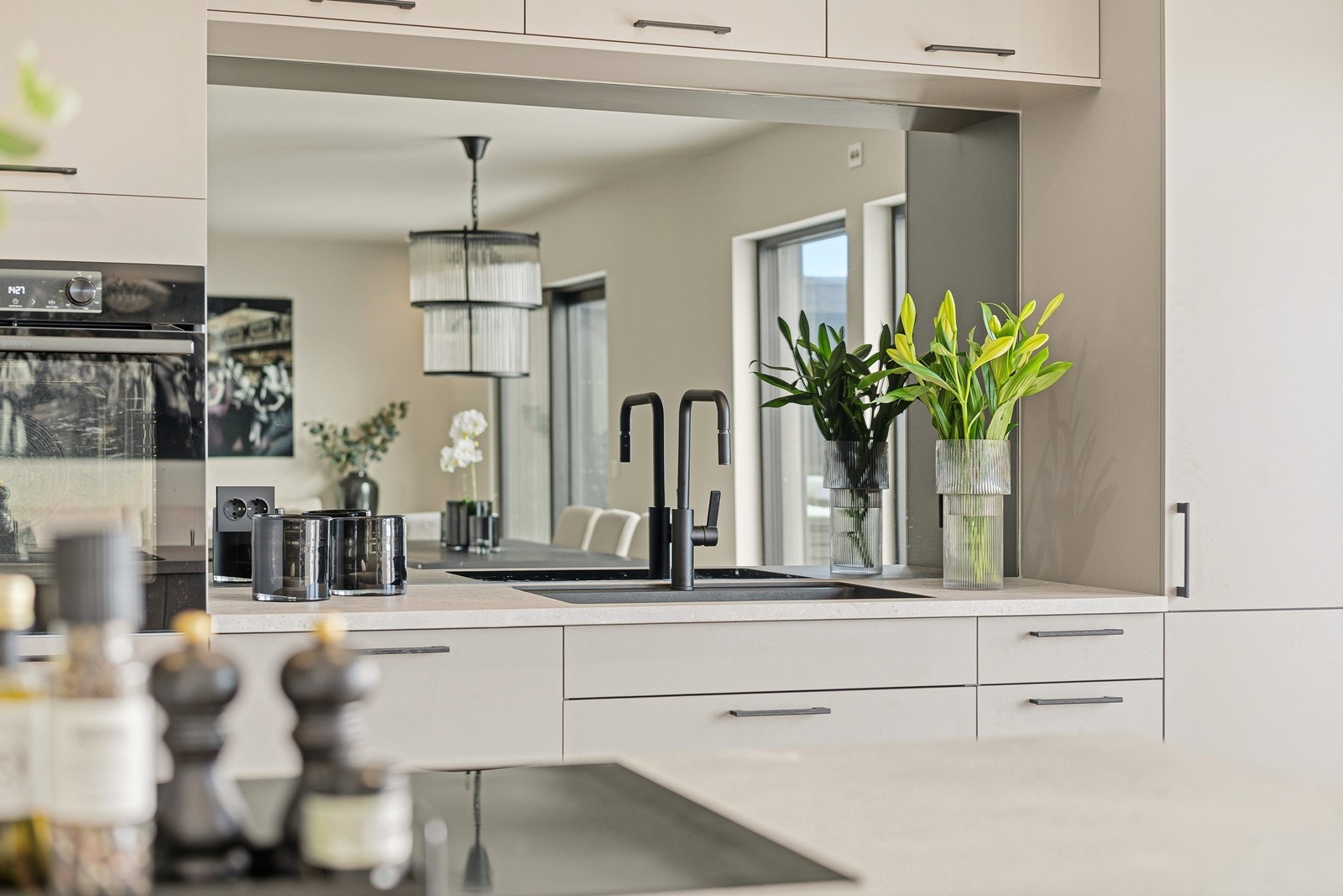 Meget lekre og gjennomførte detaljer i boligen Galleribilde