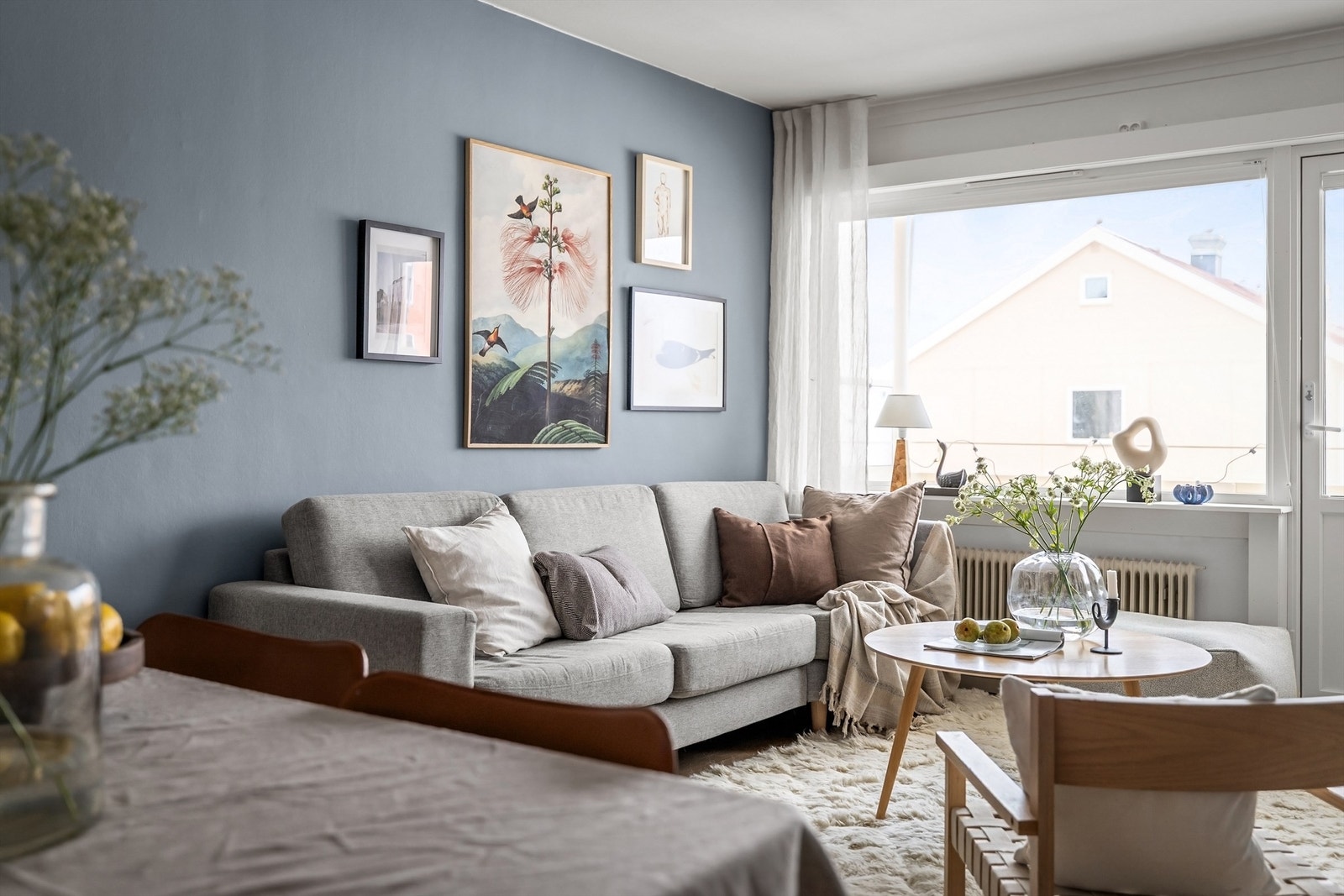 I og med at leiligheten ligger i byggets tredje etasje er det lite direkte innsyn til leiligheten Galleribilde