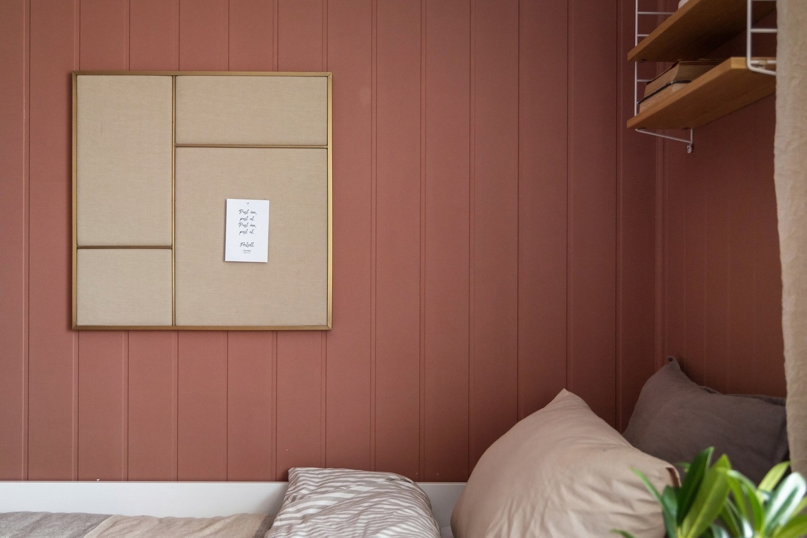 Veggflatene er malt i en lun farge Galleribilde