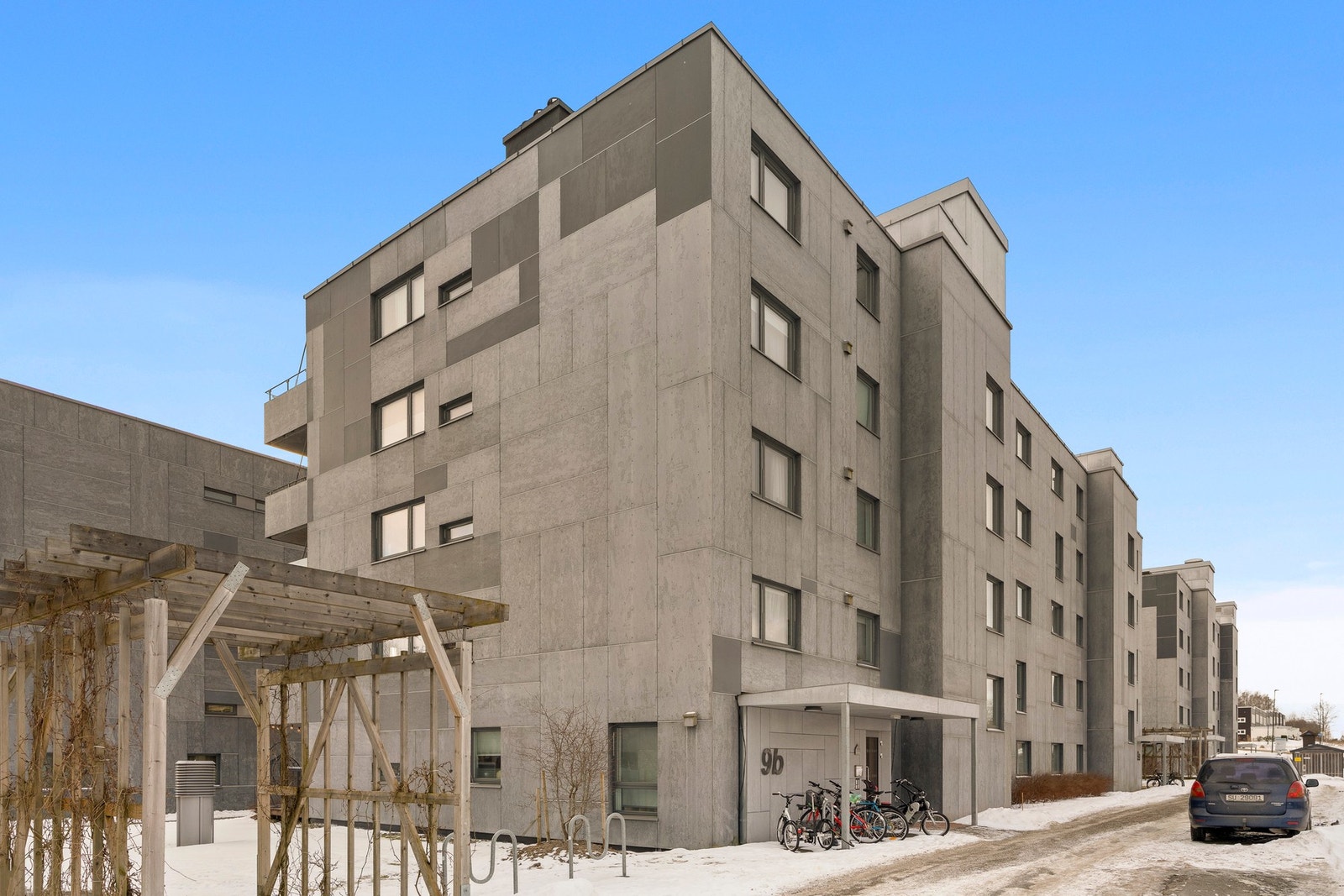 Leiligheten har et godt inneklima med vannbåren varme til radiatorer og balansert ventilasjon med varmegjenvinner. Galleribilde