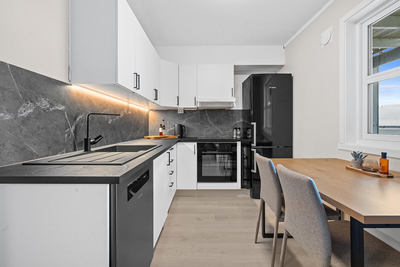 Delikat oppgradert kjøkken Galleribilde