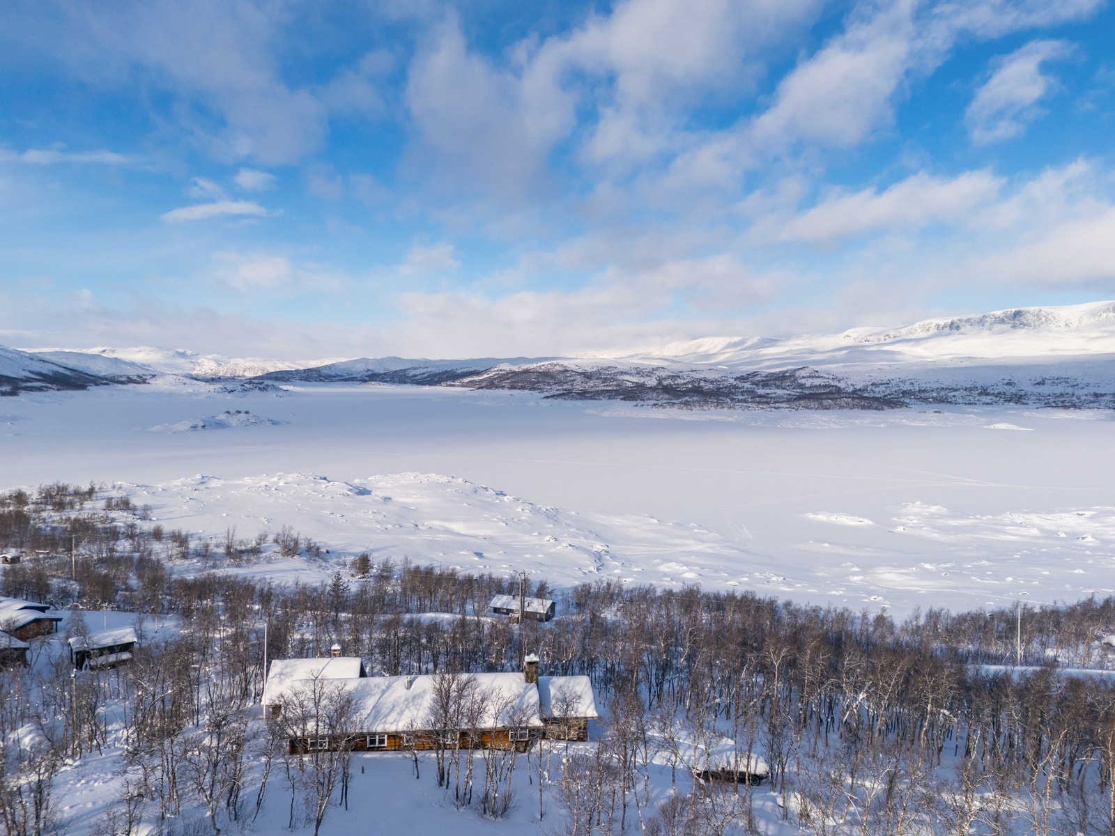 Korte avstander til skiløyper, høyfjellsstier og naturperler Galleribilde