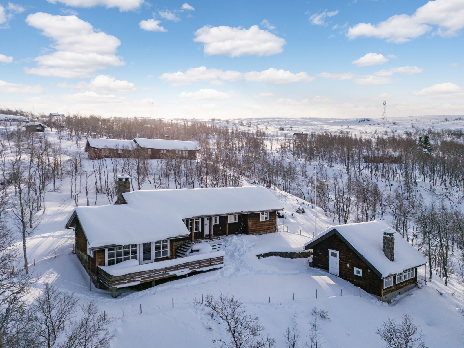 Hytteiendom med flott beliggenhet på sørsiden av Ustevatnet Galleribilde
