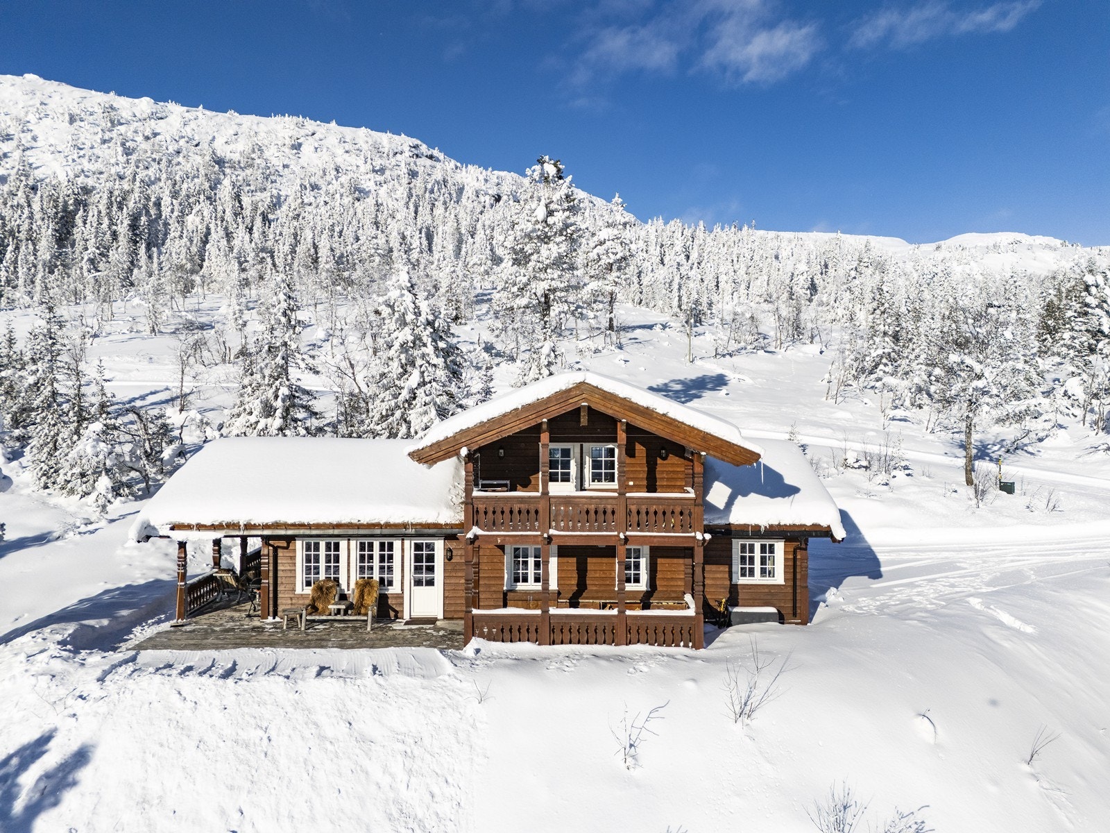 Det også enkel tilgang til hyggelige restauranter og spisesteder, på Tempelkroa og på Borgarstua i Eggedal sentrum. Galleribilde