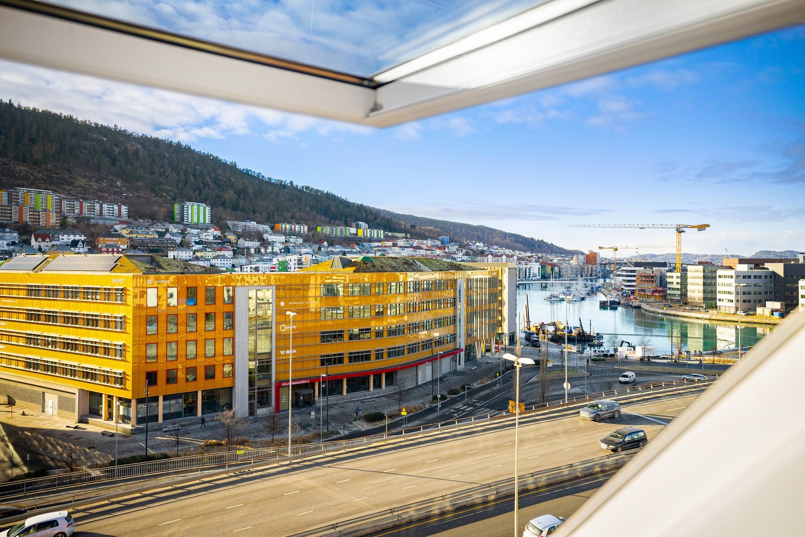 Utsikt vestover, fjordglimt.....! Galleribilde