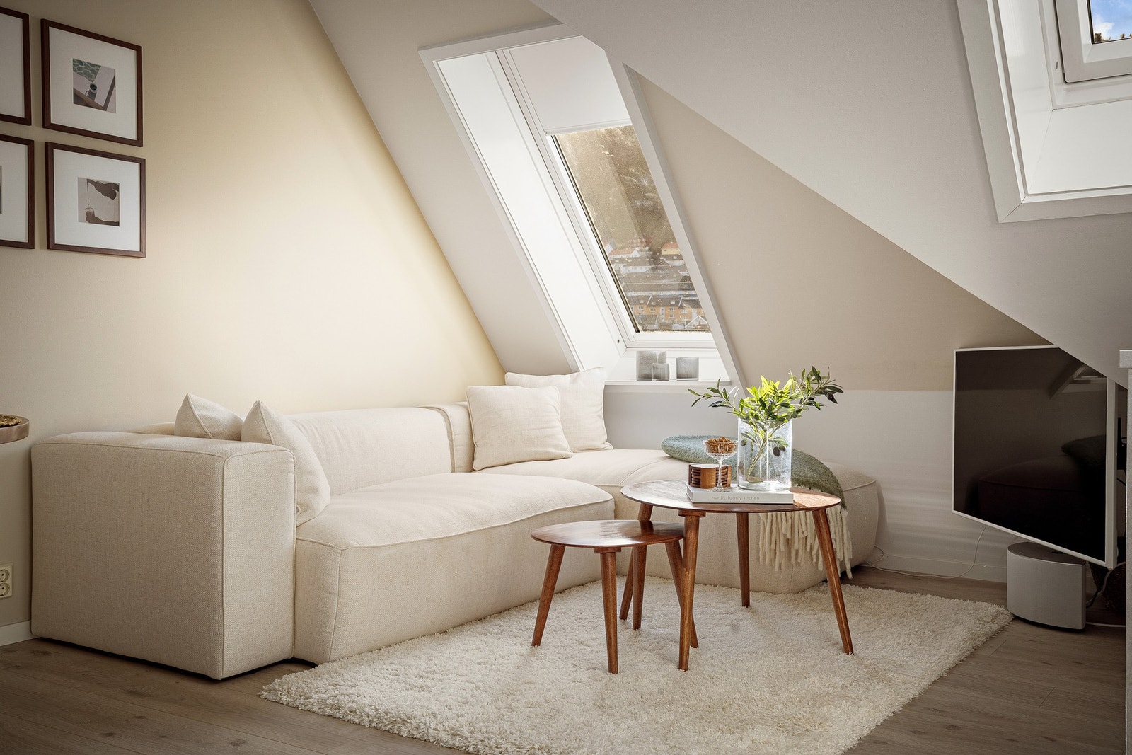 Godkroken med tv i hjørnet. Galleribilde