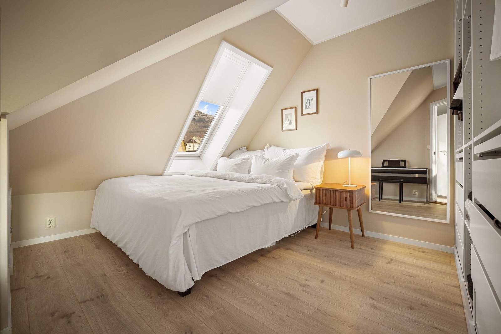 Rikelig med plass på soverommet Galleribilde