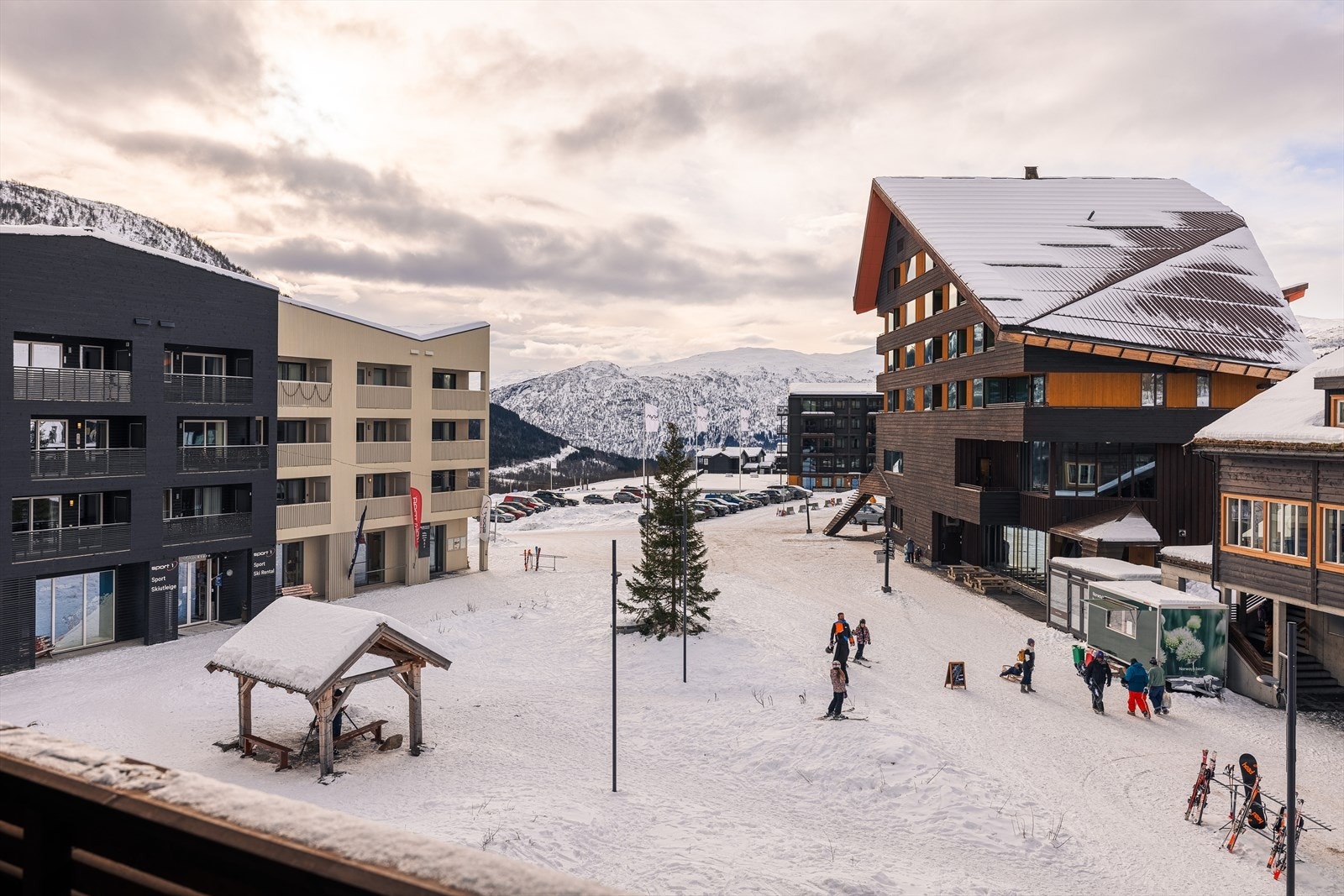 Sentrumsområdet byr på mange fasiliteter og aktivitetstilbud Galleribilde