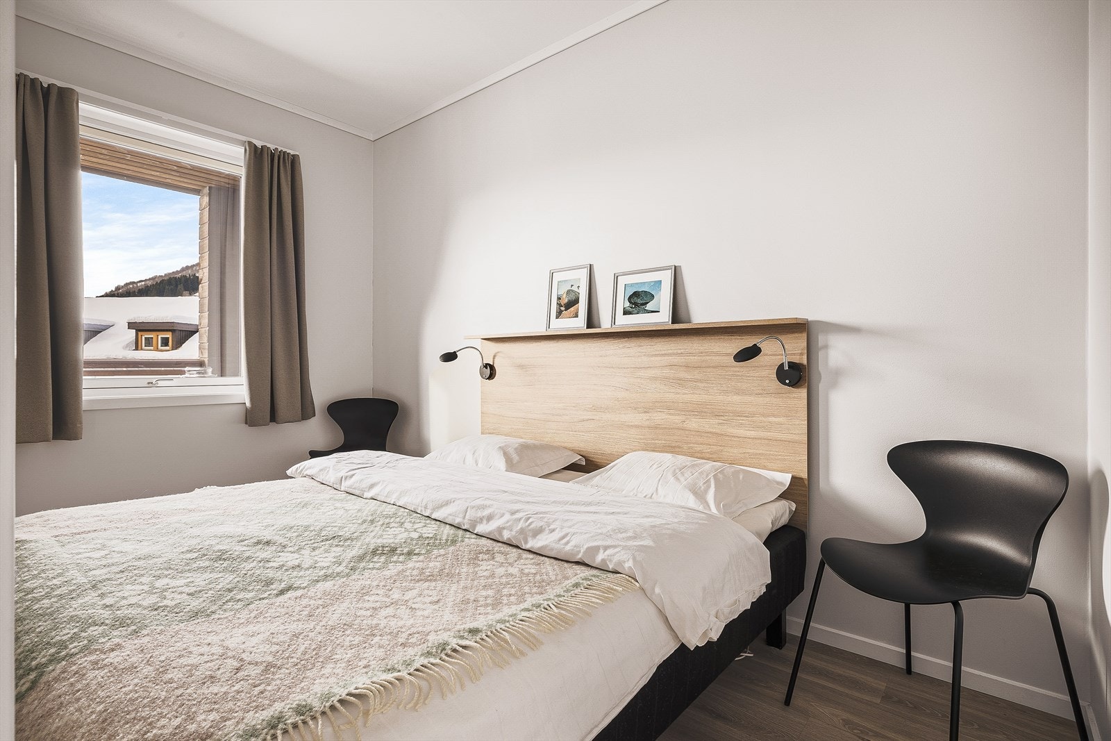 God plass til dobbeltseng Galleribilde