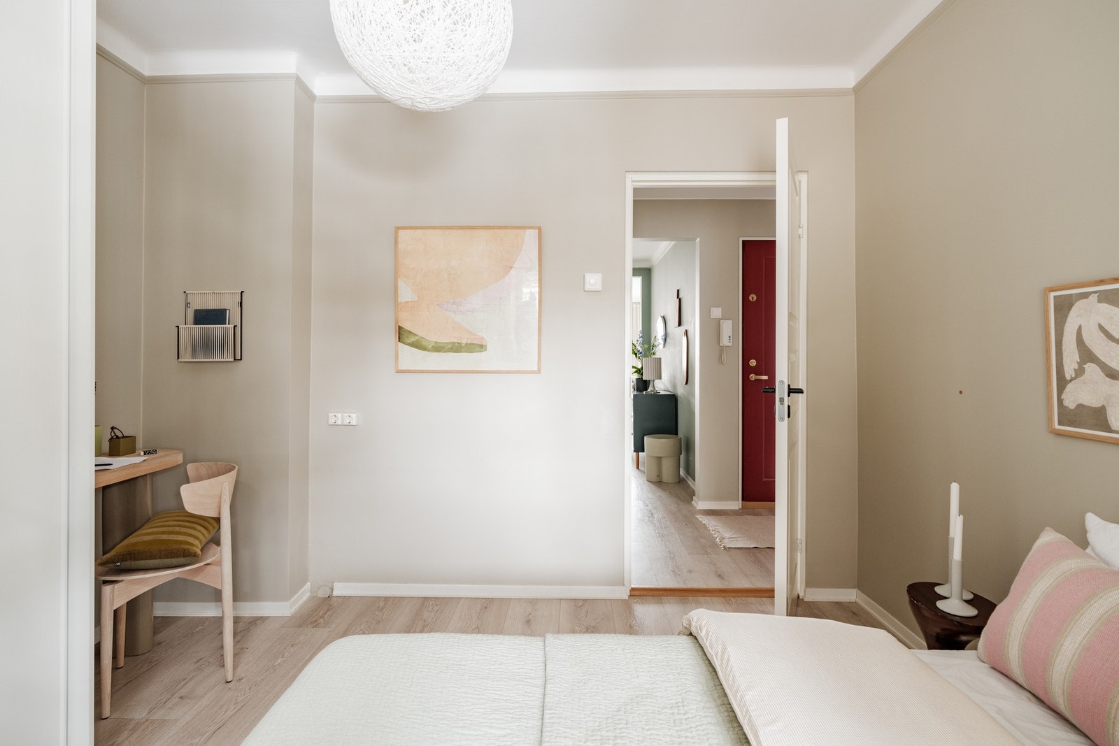 Soverom I av svært god størrelse. Rommet fikk ny radiator i 2020 samt nymalte veggflater i 2026. Galleribilde