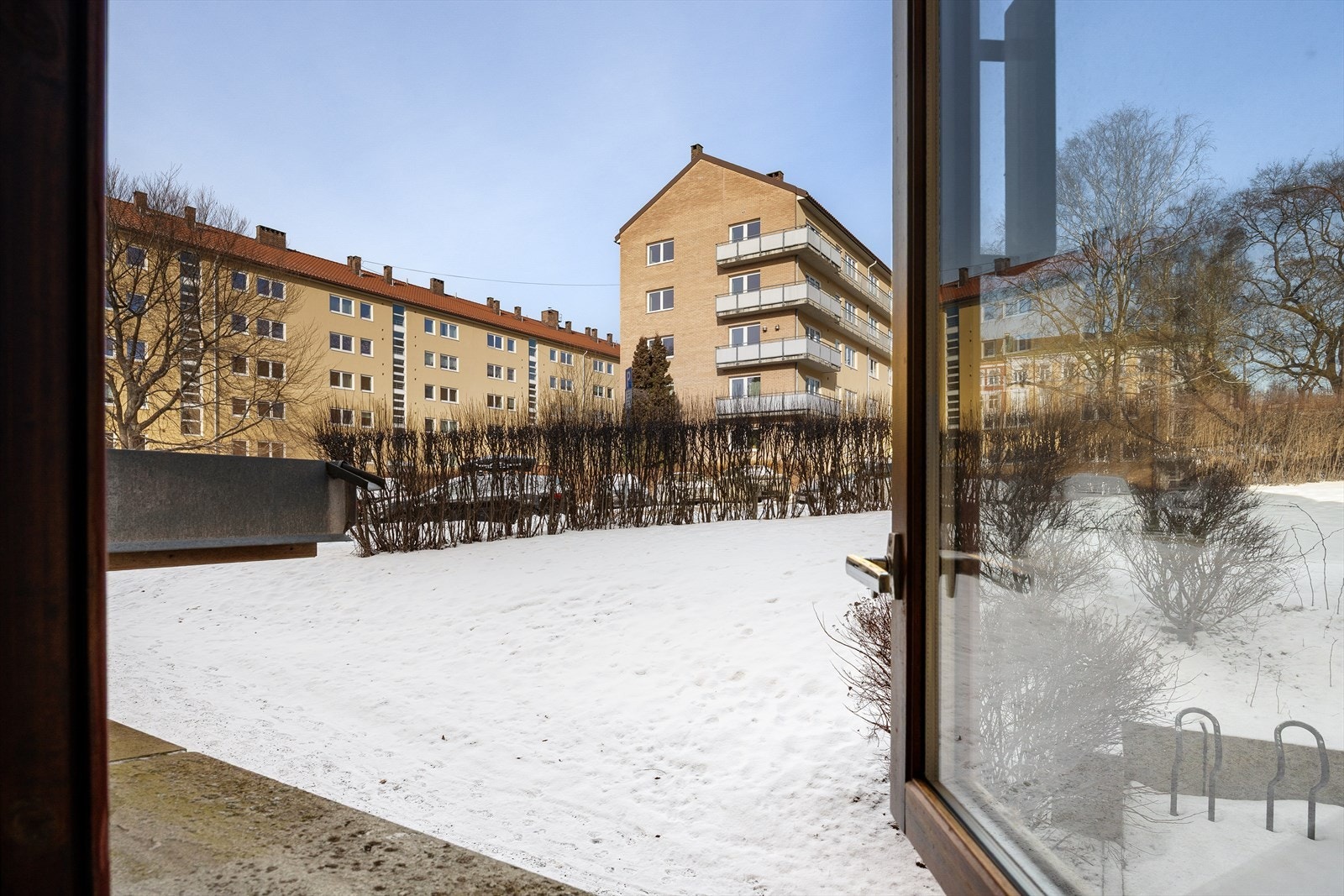 Soverom er vendt mot rolig bakgård og grøntareal. Galleribilde