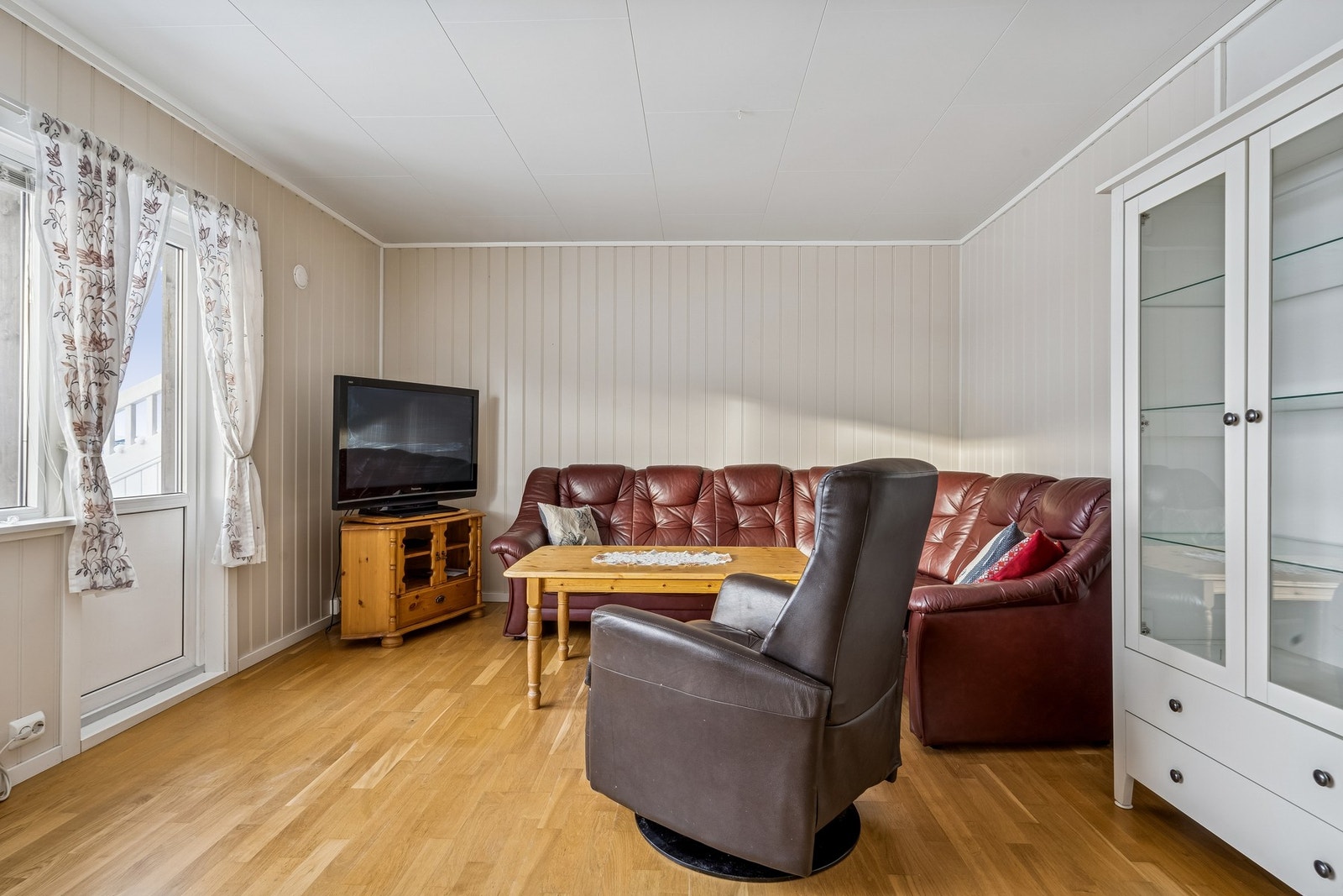 Lys o trivelig stue som er lett å møblere Galleribilde