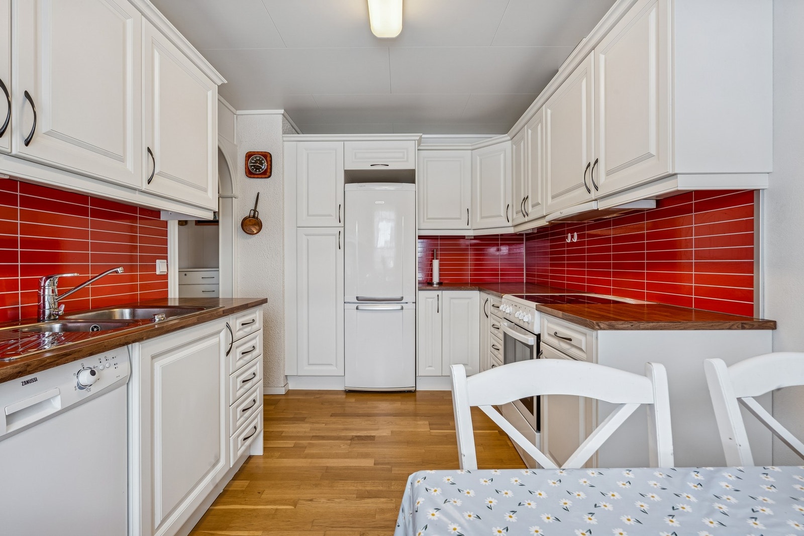 Det er kjøkkenventilator med avtrekk ut Galleribilde