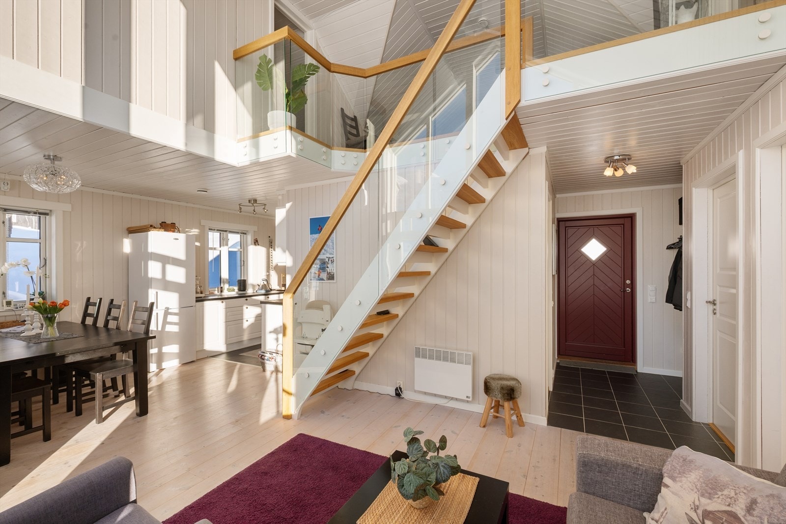 Lys og åpen stue. Galleribilde