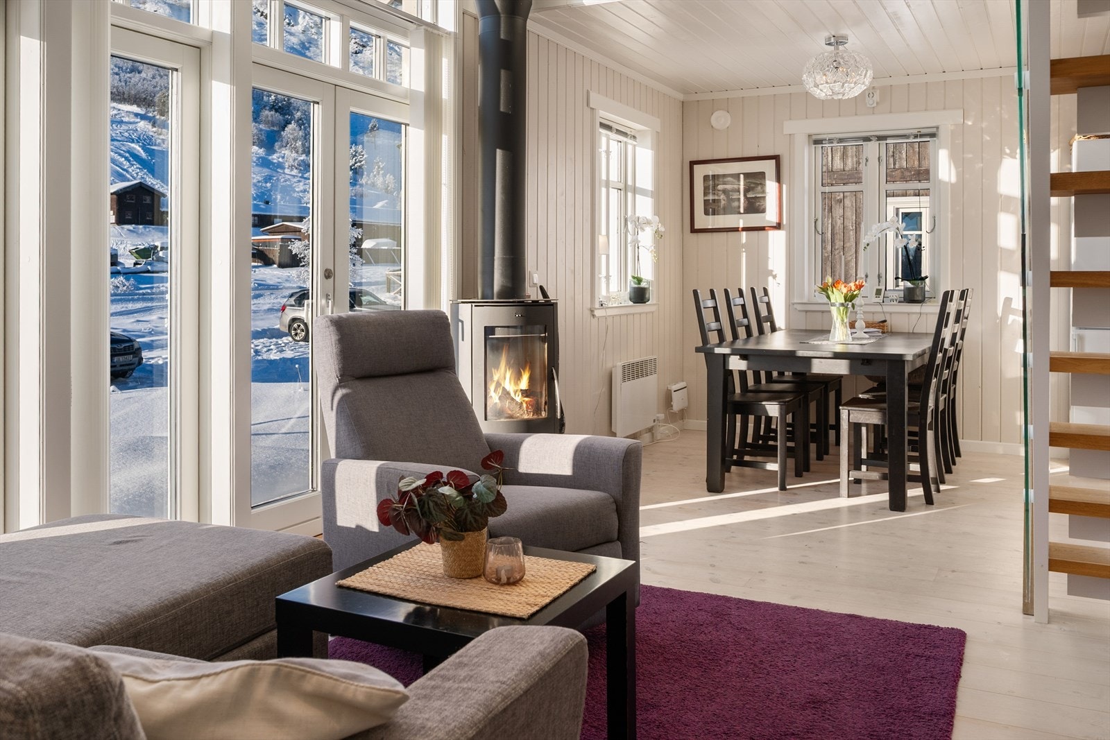 Fra stue mot spisestue/kjøkken. Galleribilde