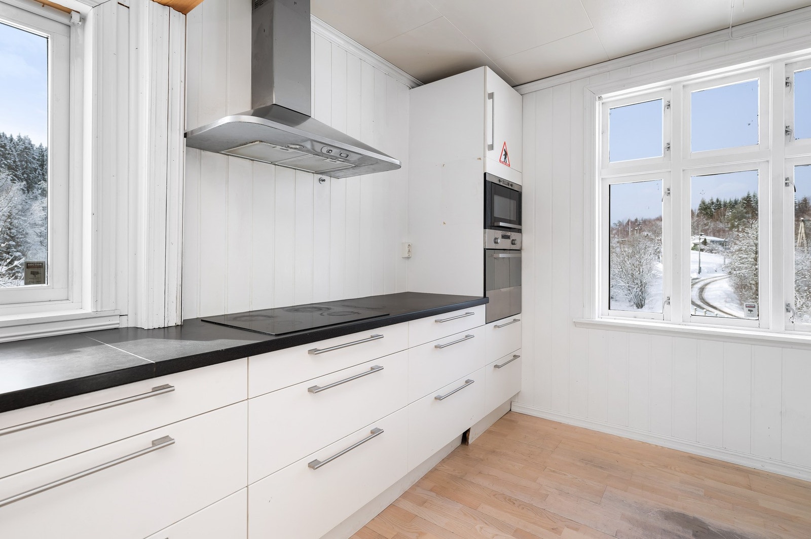 Romslig kjøkken på 13,5 m². Galleribilde