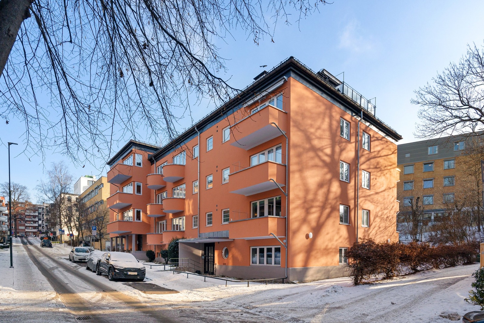 Gaten ligger tilbaketrukket, samtidig som du har kort vei til sentrale byfunksjoner og alt som gjør hverdagen effektiv. Galleribilde