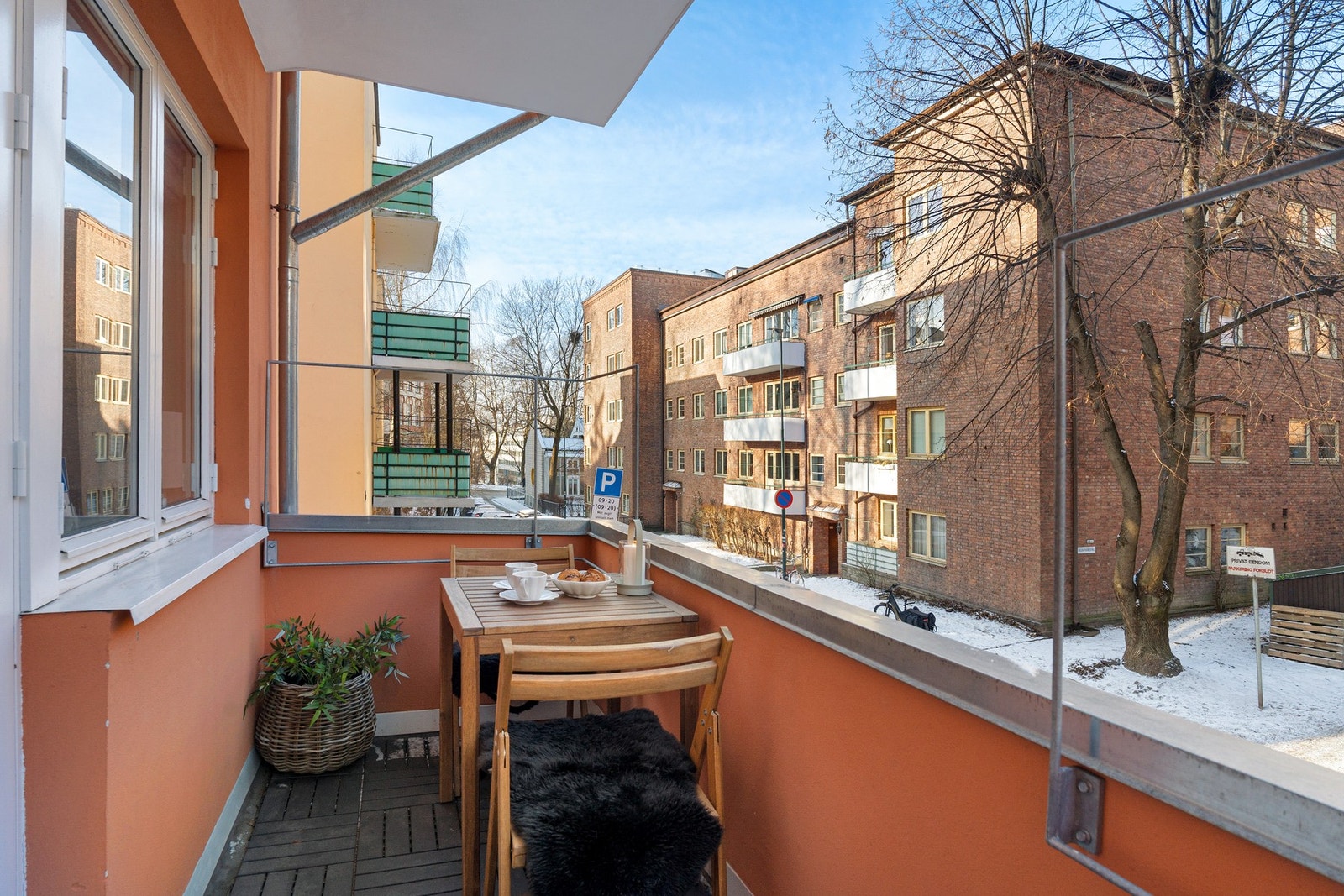 Velkommen til en lys, påkostet og lekker 2-roms selveier i en attraktiv og rolig gate. Galleribilde