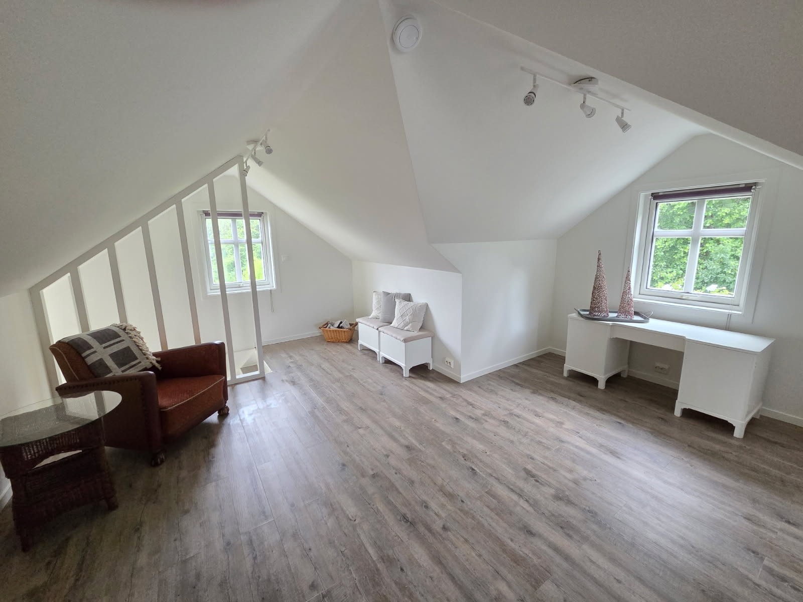 Innredet loft over garasje Galleribilde