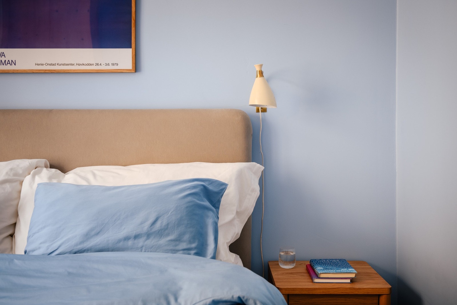 Hele leiligheten er malt i duse behagelige fargetoner. Galleribilde