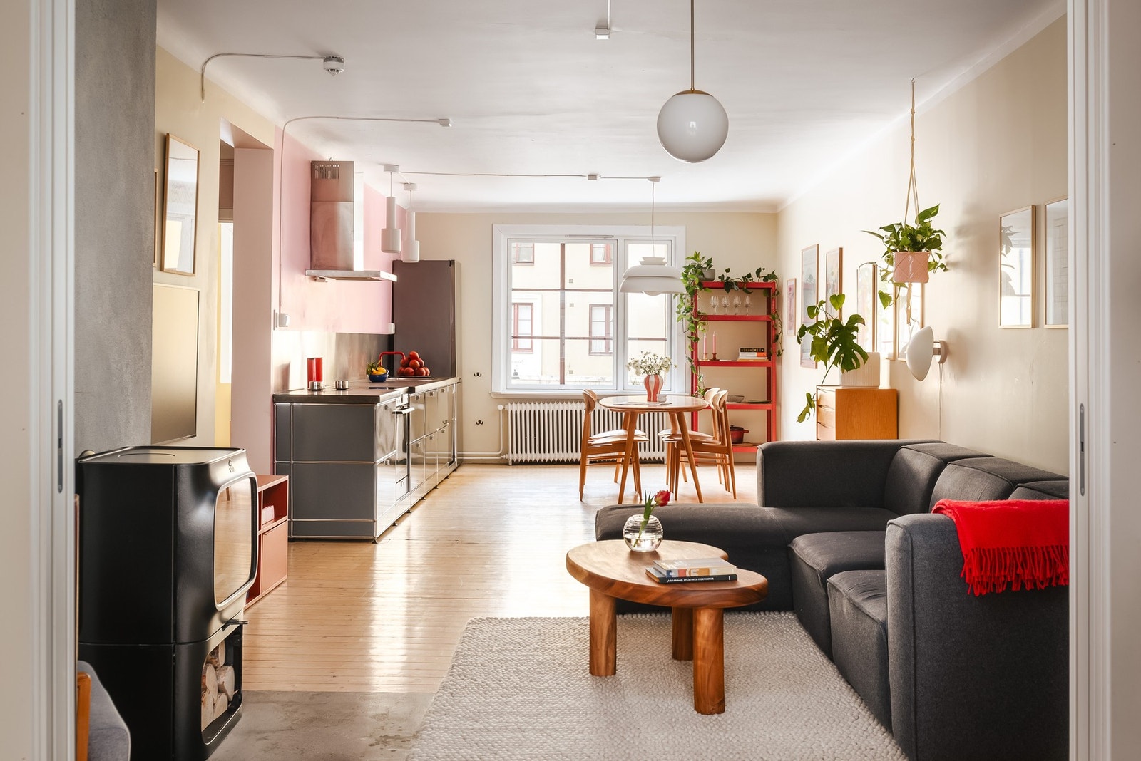 Enfilade på hele 14 meter gjennom leiligheten. Galleribilde