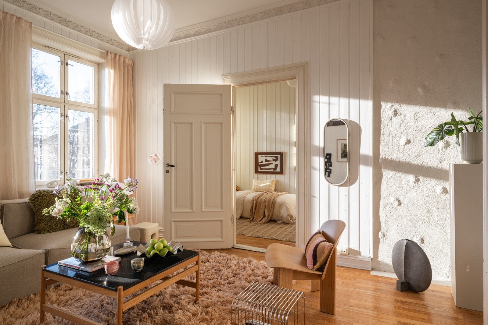 Det er pipeløp i leiligheten, men ukjent om disse er i drift/bruk. Galleribilde