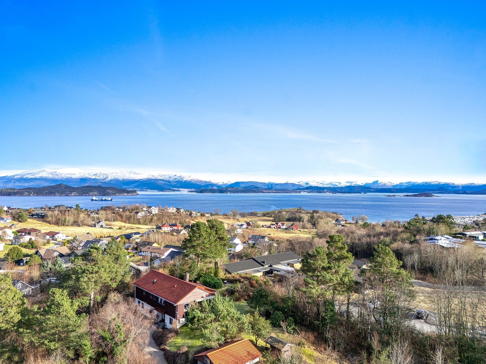 Velkommen til Apalvegen 10 - Presentert av Ove Sagenes i Eiendomsmegler Norge Galleribilde