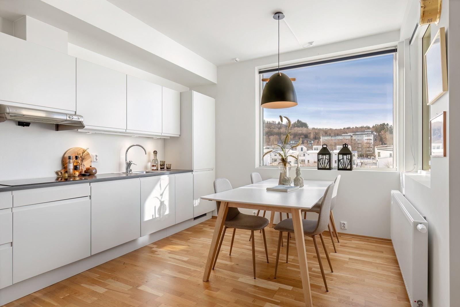 4.etg - Leiligheten er gjennomgående lys og fin Galleribilde