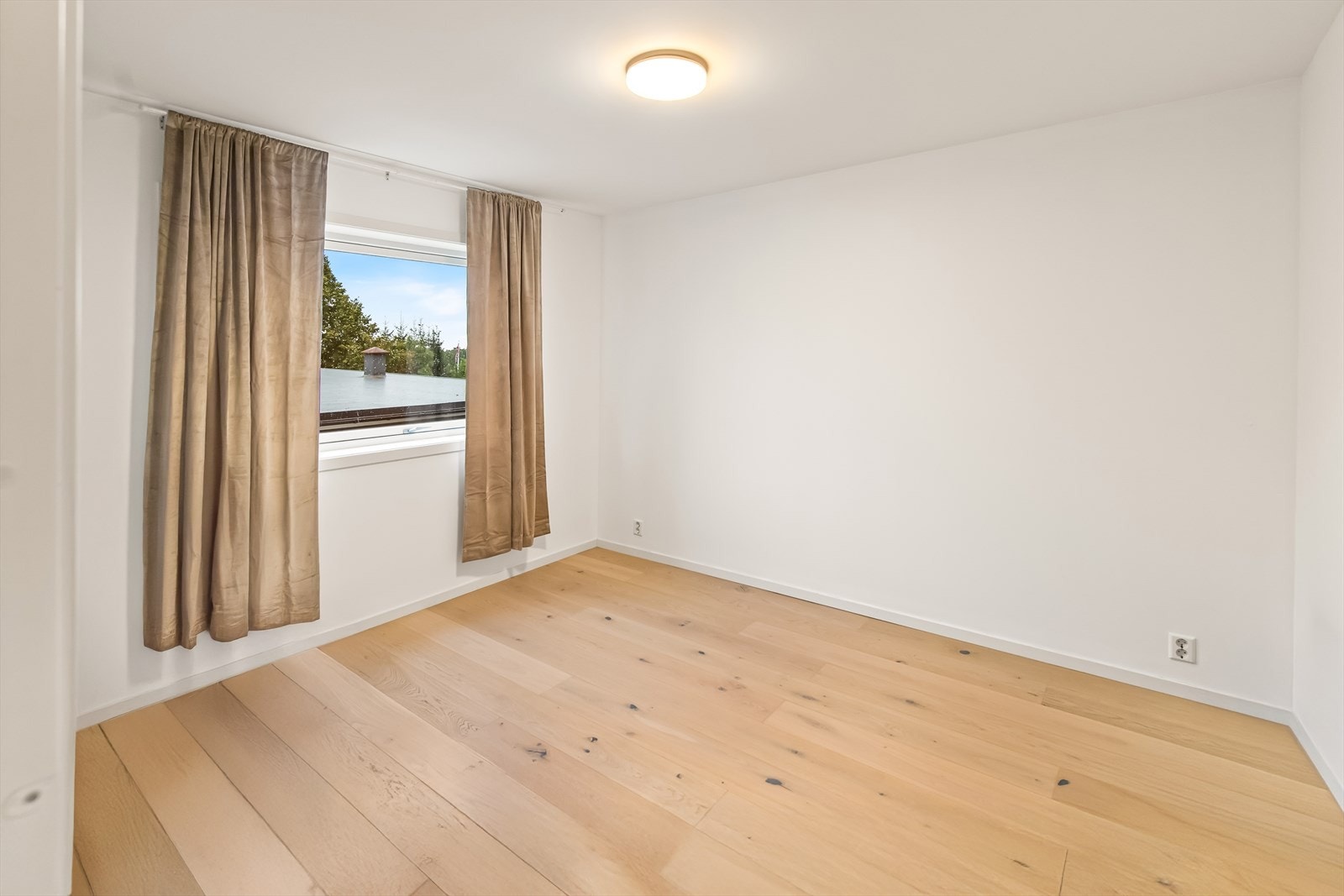 Soverom nr. fire. Galleribilde