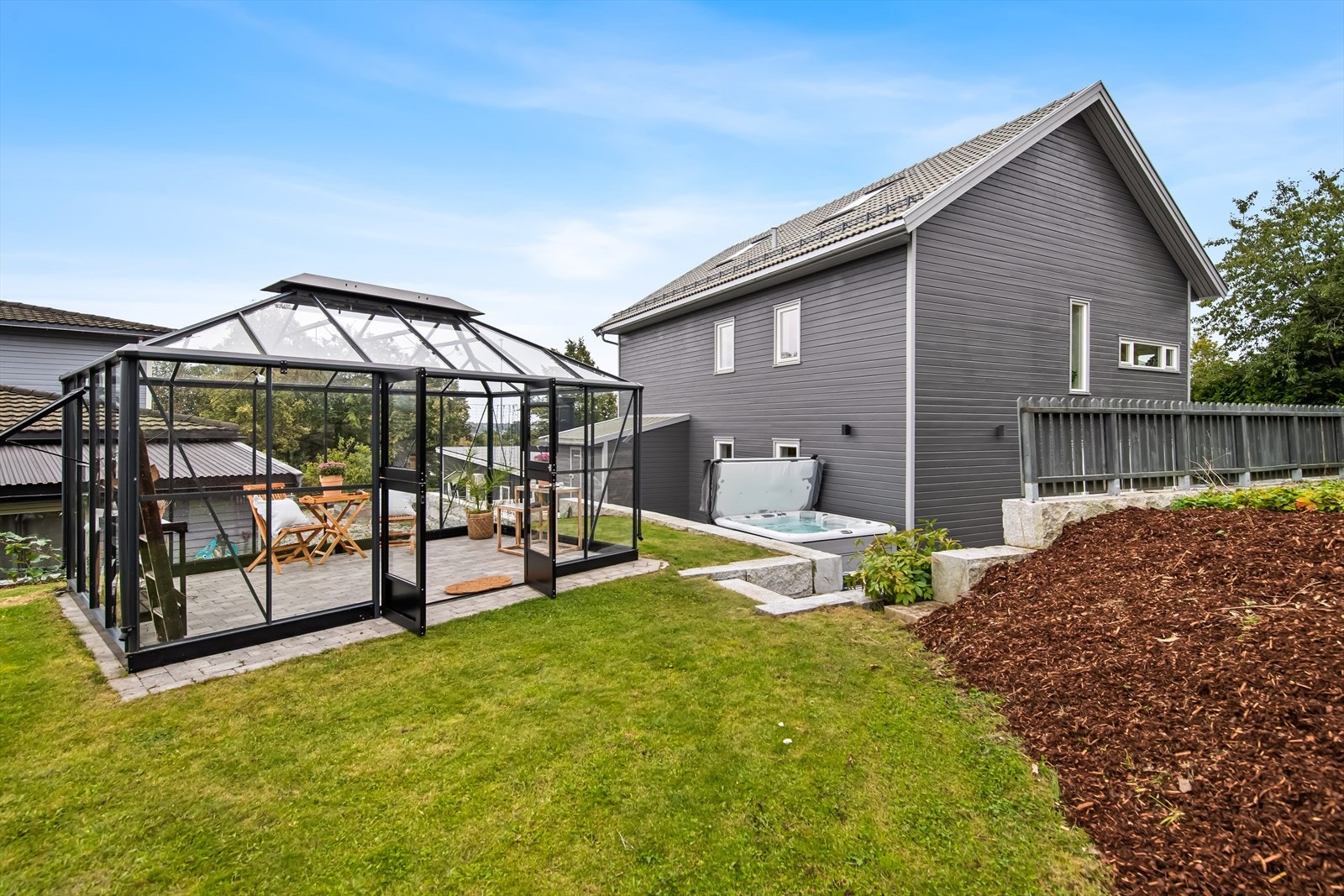 Nordvik Tønsberg v/Jørgen Nyhus har gleden av å ønske velkommen til Thueveien 1A! Foto: Fotograf Magik. Galleribilde