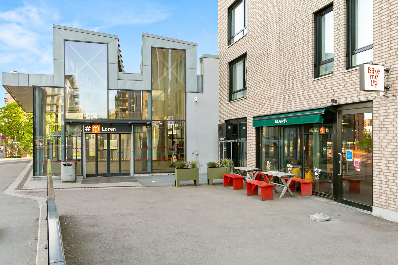 Kort vei til Løren T-bane, dagligvarebutikker, restauranter og mye mer. Galleribilde