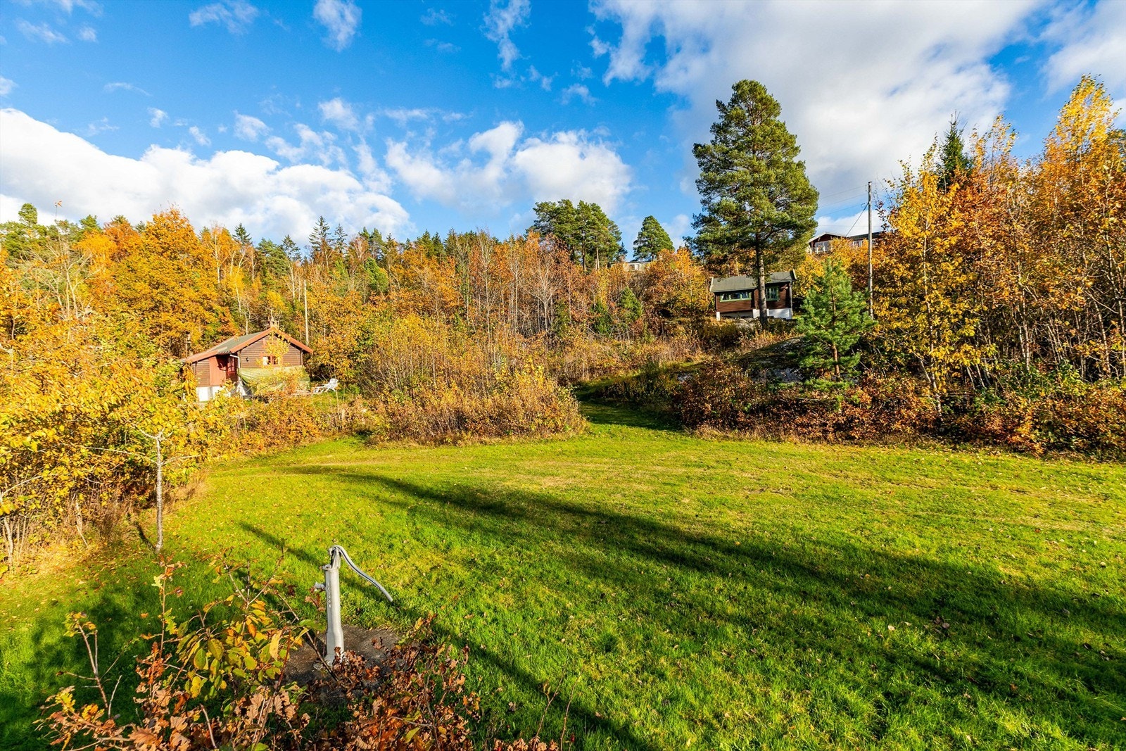 Gressplenene utgjør fellesareal og er velegnet for hageleker, spill og sammenkomster. Galleribilde