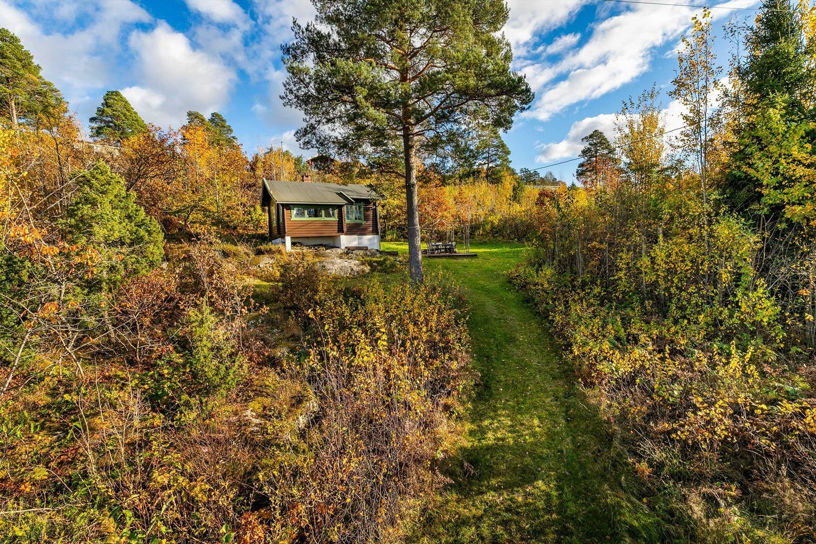 Hytte #7 er en del av andre byggeetappe og ble oppført i 1937. Yttertaket er vurdert til å være fra 2010/2011. Galleribilde