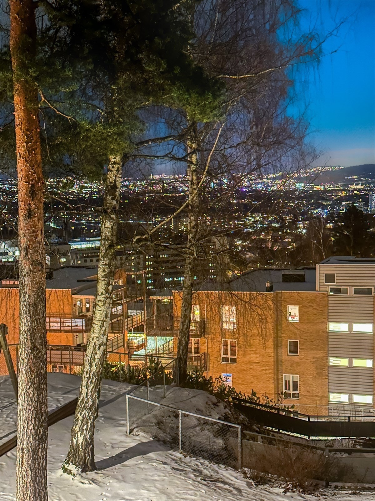 Selges egne bilder viser den flotte utsikten på kveldstid. Galleribilde