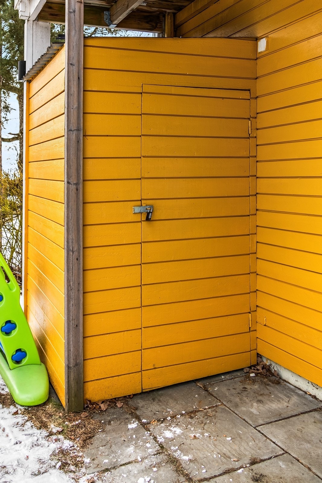 Utebod i tilknytning til terrassen på ca. 2 kvm. Galleribilde