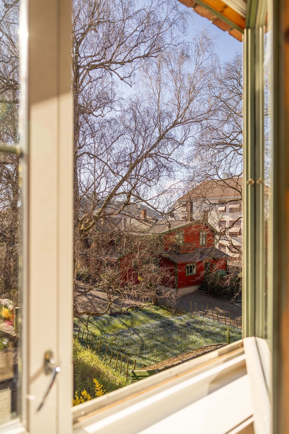 Fra stuen er det hyggelig utsyn. Galleribilde