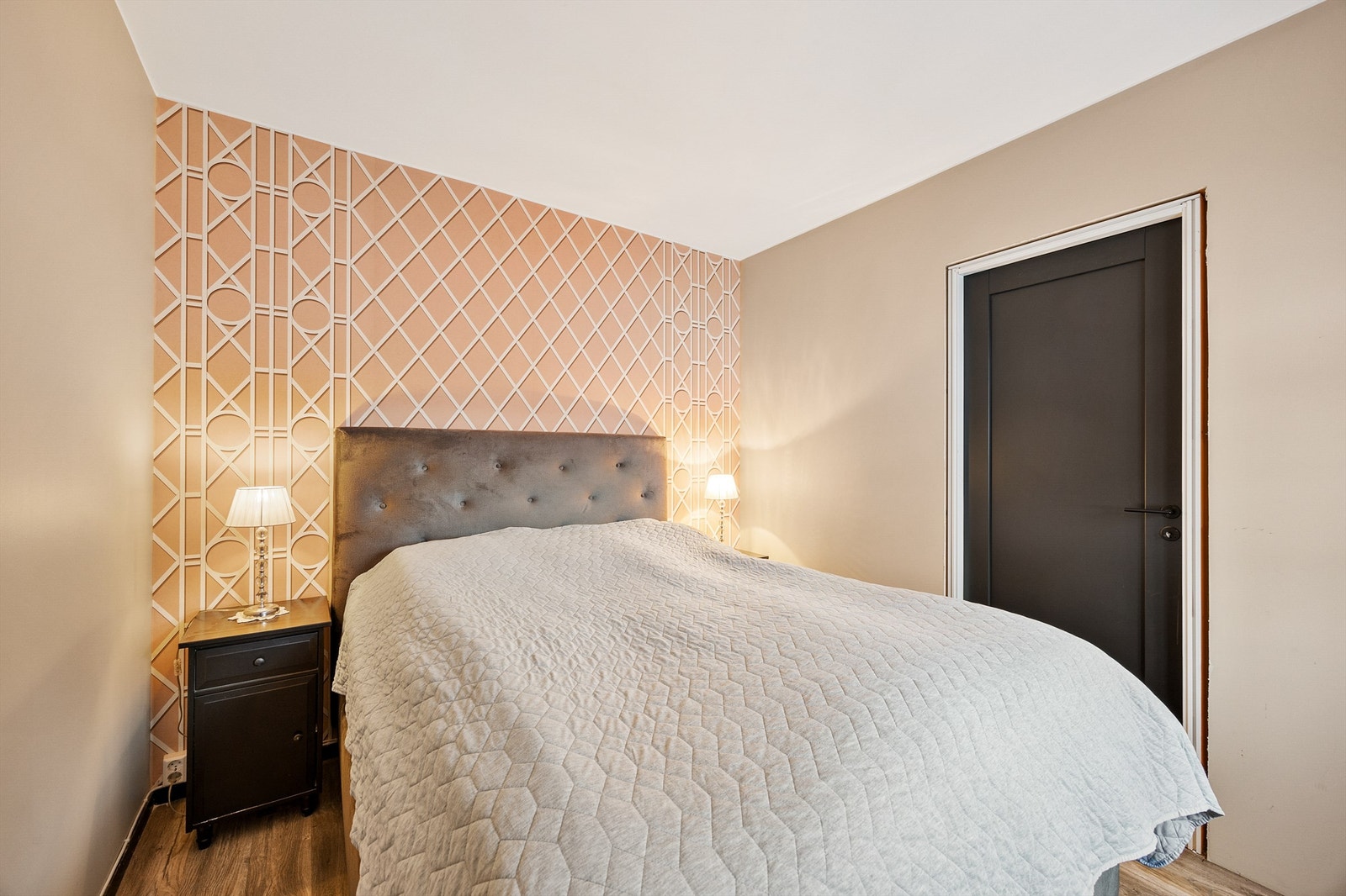 Dette rommet er ikke byggemeldt og er derfor ikke godkjent som soverom. Viser til punkt om ferdigattest. Galleribilde